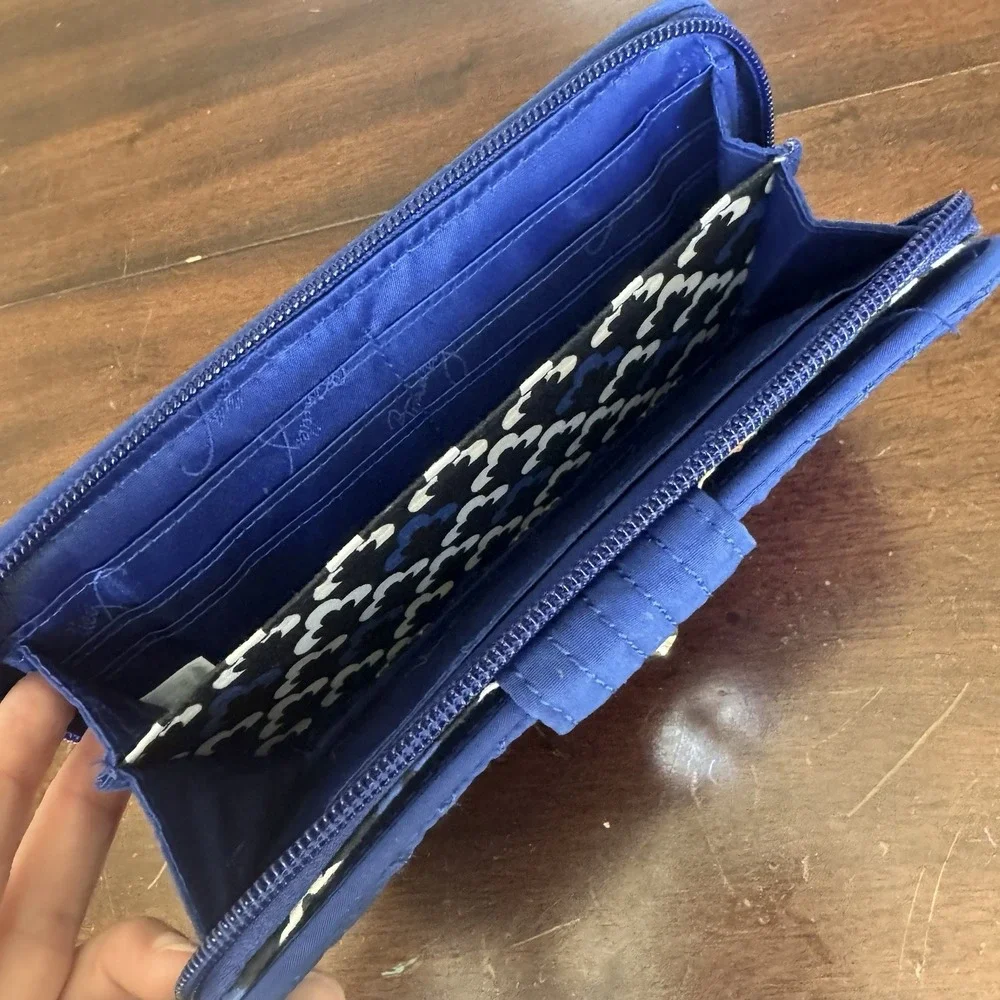 Vera Bradley RFID Turnlock Wallet Classic Navy Blue Quilted Zip Around Travel - Picture 4 of 8